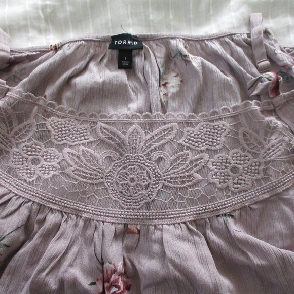 Mauve floral cold shoulder top NWOT - Picture 8 of 10